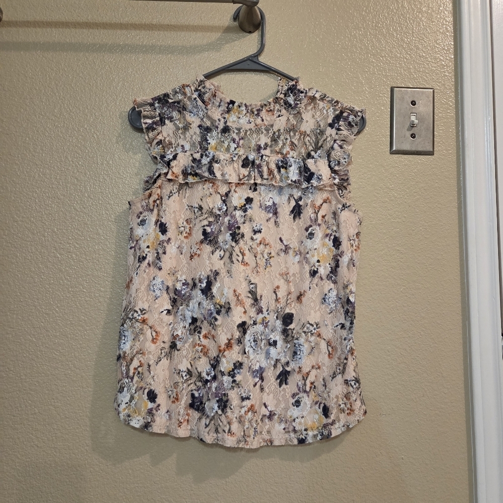 Almost Famous Floral Lace Ruffle Keyhole Button Mock neck Blouse Top Sz Medium